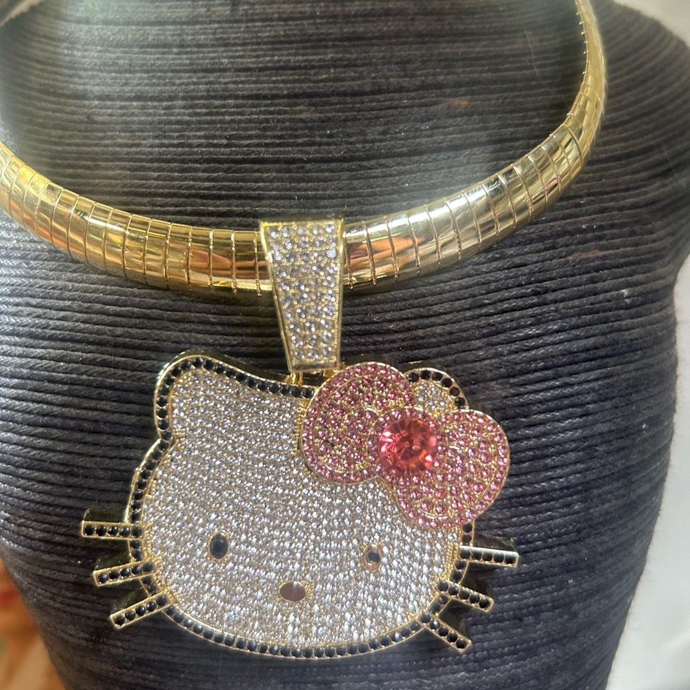 Hello Kitty-Inspired Gold Tone Pendant Necklace with Pink Crystal Bow